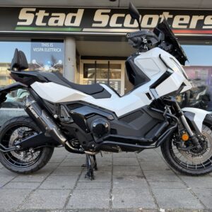 Honda X-adv 750 2026 withe and black